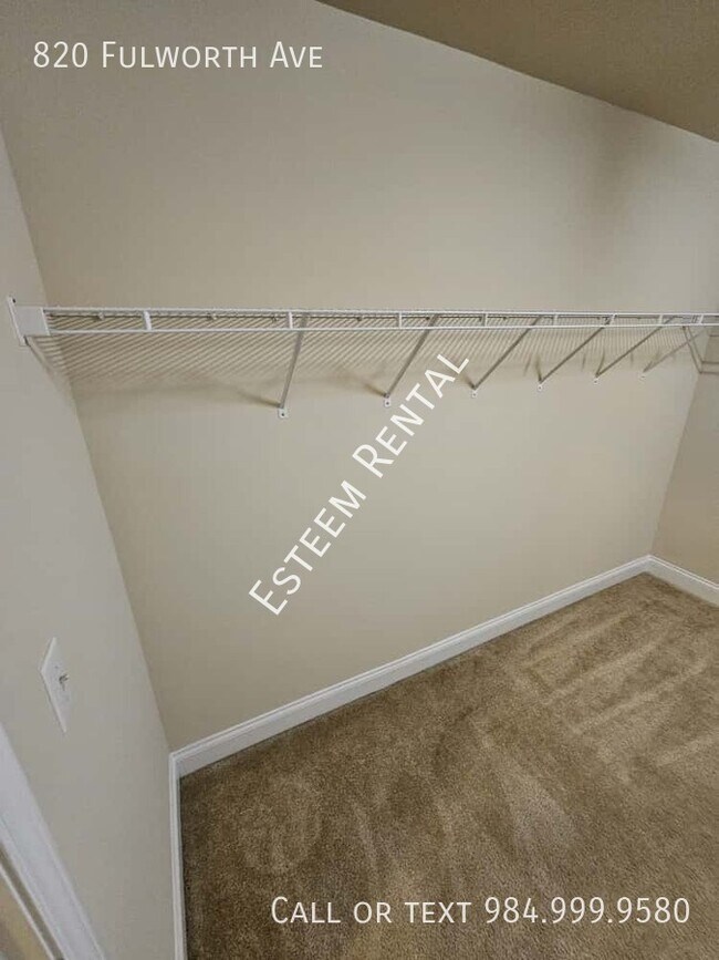 Building Photo - 820 Fulworth Ave