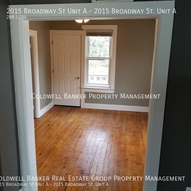 Building Photo - 2015 Broadway St