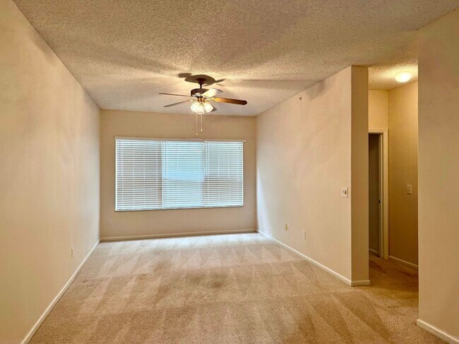 Building Photo - 4035 Grande Vista Blvd