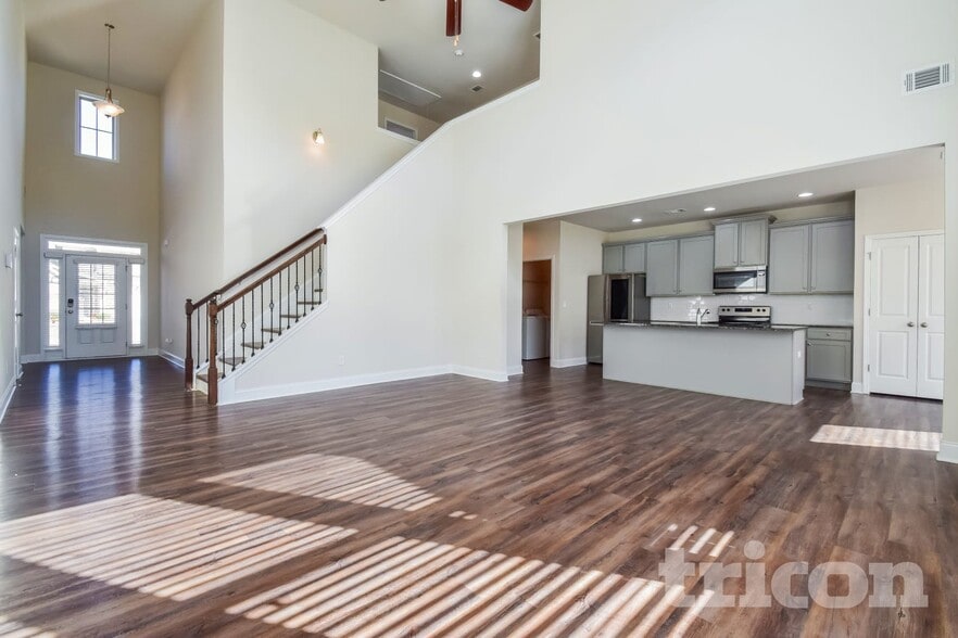 Building Photo - 3990 Bella View Ln