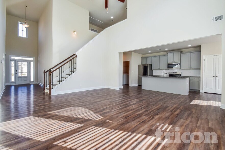 Building Photo - 4061 Bella View Ln