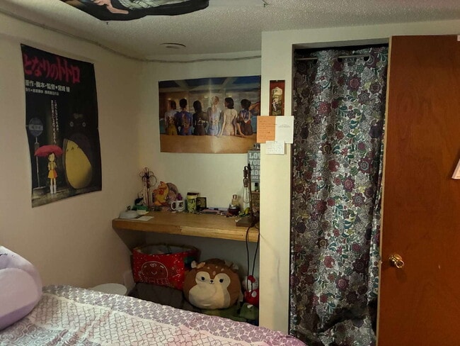 Building Photo - 2 bedroom 1 bathroom on Water street and near UWEC!