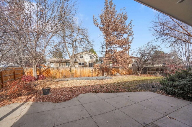 Building Photo - $2,795.00 - $300 OFF First Months' Rent - 5 Bedrooms, 2 Bathrooms, Single Family Home in Broomfie...