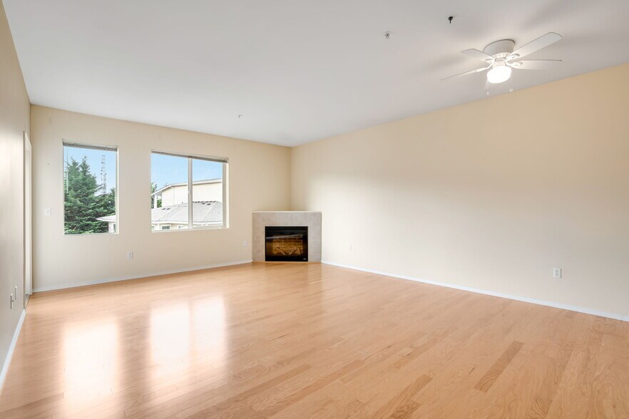 Building Photo - 14915 38th Dr SE
