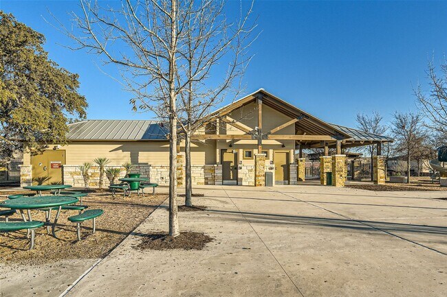 Building Photo - Bring your Fur Babies!