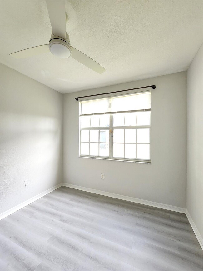 Building Photo - 15145 Michelangelo Blvd