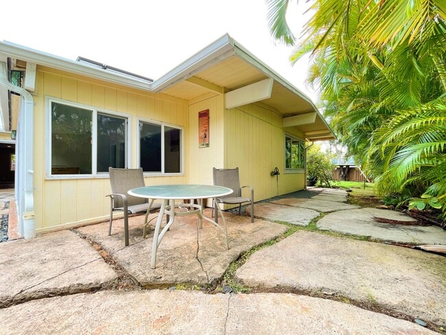 Building Photo - Pet Friendly Kailua Home with Pool, Waterf...