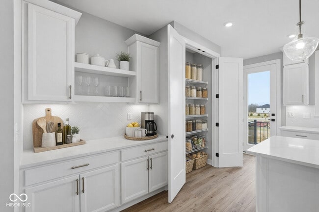 Building Photo - 420 Elite St