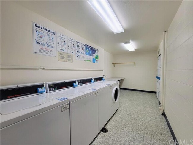 Laundry facilities - 436 N Bellflower Blvd