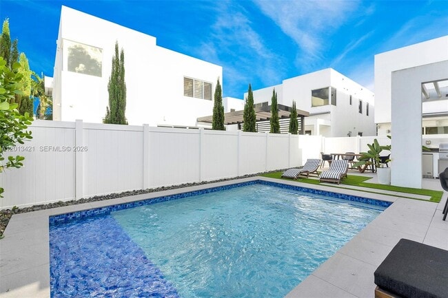 Building Photo - 7535 NW 98th Ave