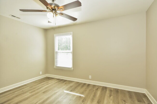 Building Photo - 183 Township Dr