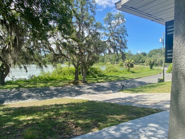 Building Photo - 111 Sunnyside Dr