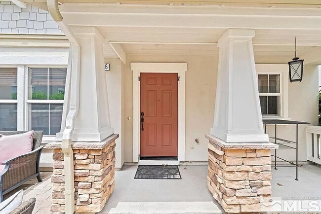 Building Photo - Somersett Beauty Near Shopping, Restaurants, Walking Trails, Golf Course