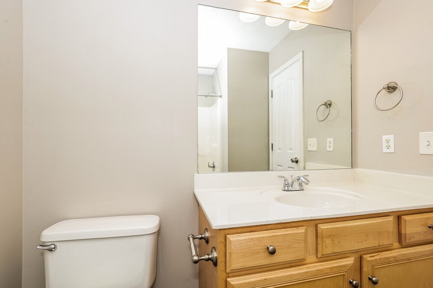 Building Photo - 8009 Maggie Ct