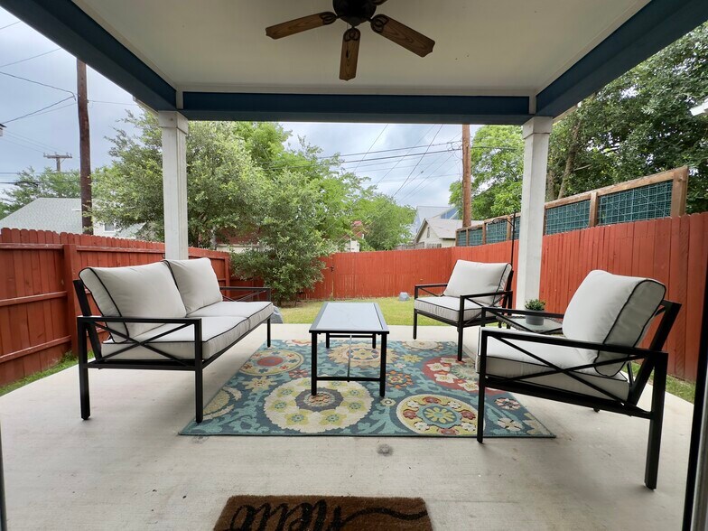 Building Photo - 509 Elmhurst Ave