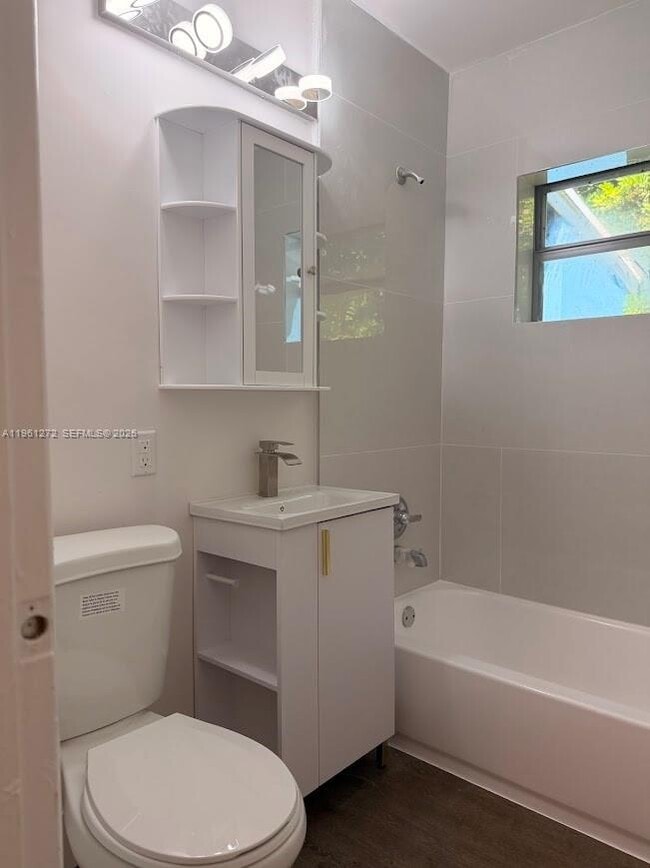 Building Photo - 3021 NW 17th St