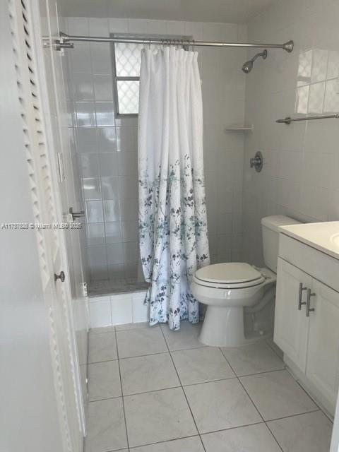 Building Photo - 1 bedroom in Sunny Isles Beach FL 33160