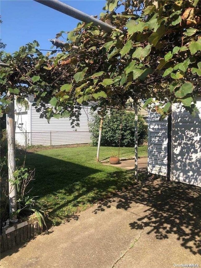 Building Photo - 220 Pershing Pkwy