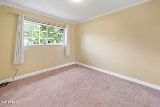 Building Photo - 2100 W Beach Dr