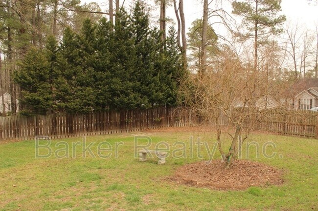 Building Photo - 905 Oakwater Dr