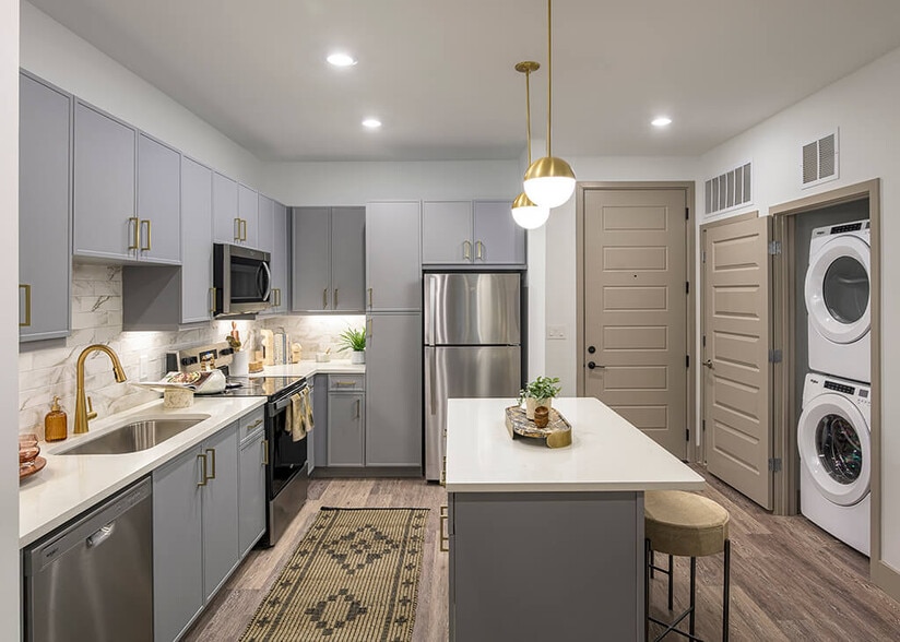 Primary Photo - Wayfern Apartments