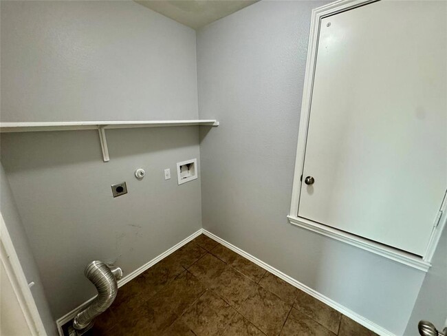 Building Photo - 5816 Knoll Pines Pass