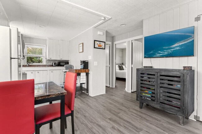 Building Photo - 71 Church St