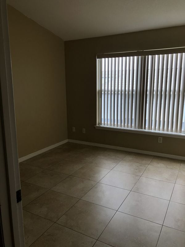 Building Photo - 650 Captiva Cir