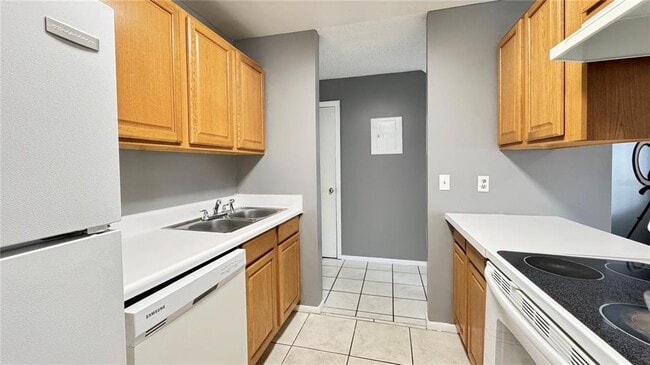 Building Photo - 5517 Decatur St