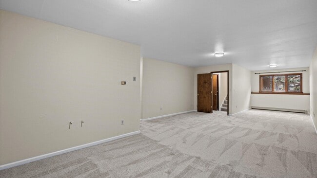 Building Photo - 1001 Walz Ave