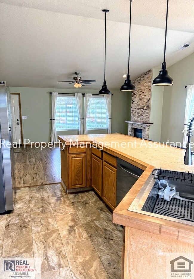 Building Photo - 2383 SE 61st Ln