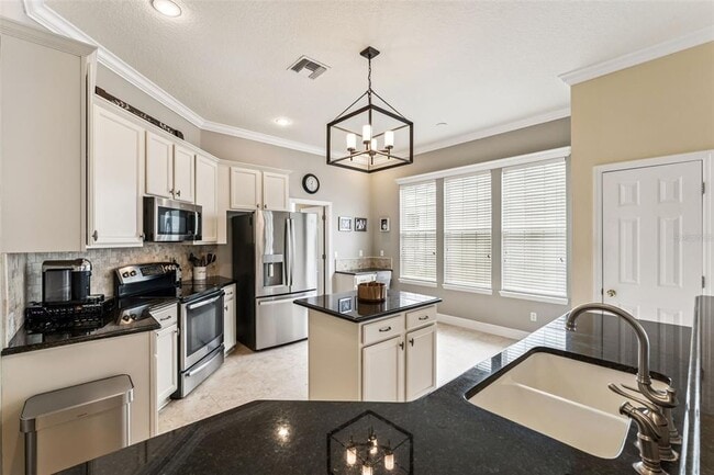 Building Photo - 874 Spring Park Loop