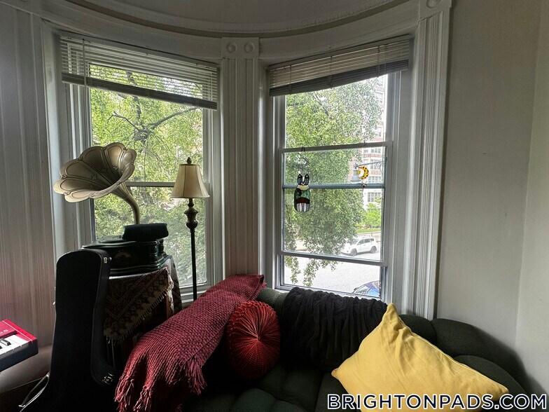 Primary Photo - 511 Beacon St