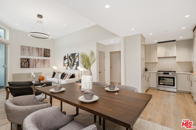 Building Photo - 130 S Sepulveda Blvd