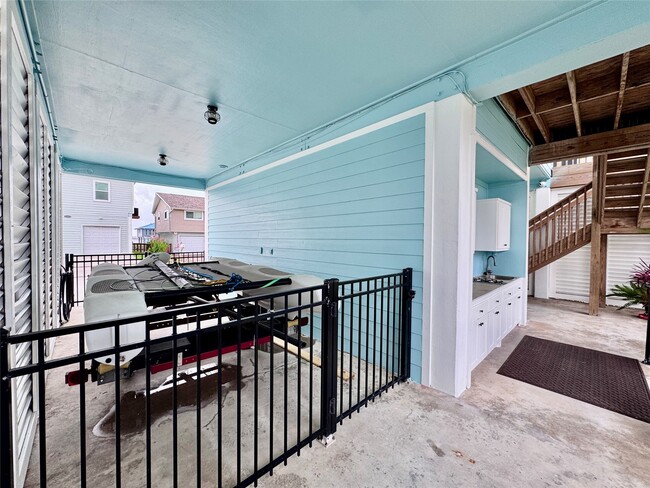 Building Photo - 1177 Sailfish St