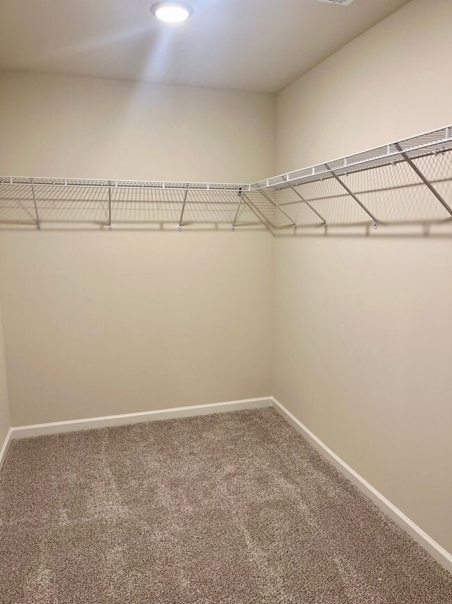 Building Photo - Newer Construction Home!