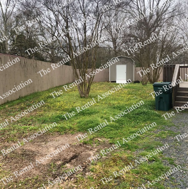 Building Photo - 106 Glenwood Dr