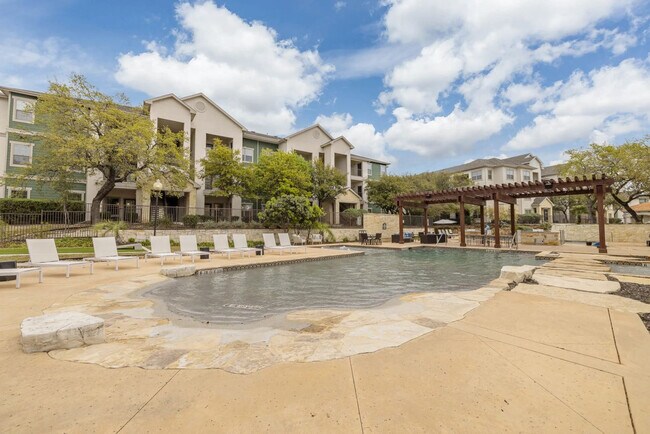 Building Photo - 5511 Pecan Spgs Rd