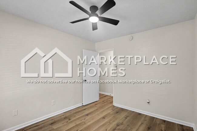 Building Photo - 9011 Homewood Dr
