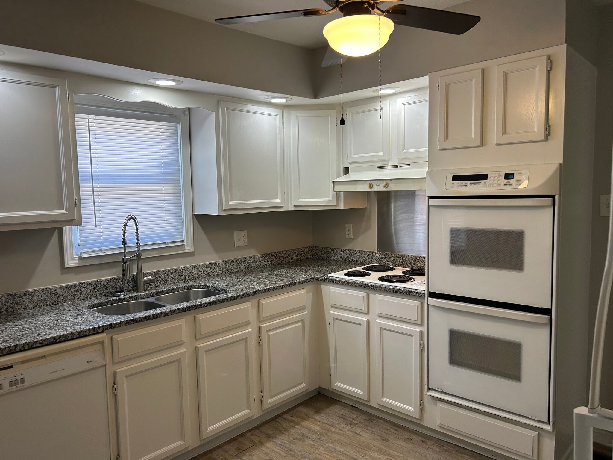 Building Photo - 1506 N Grant Ave