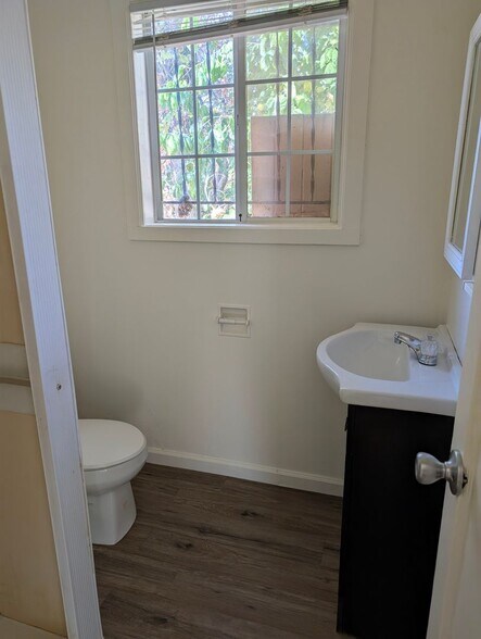 Building Photo - Arrowhead