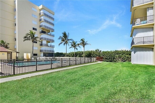 Building Photo - 7440 S Ocean Dr