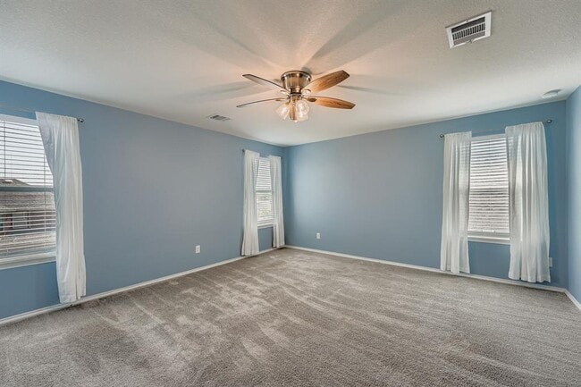 Building Photo - 5104 Lazy Ct Dr