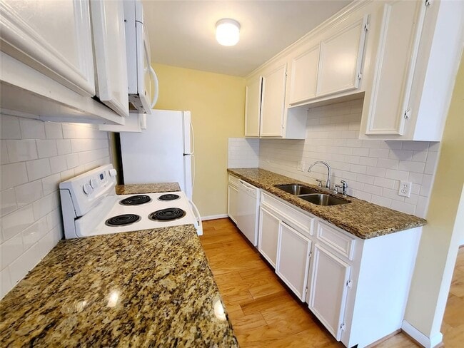Building Photo - 4931 Junius St