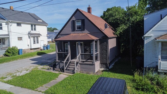 Building Photo - 216 E 33rd St