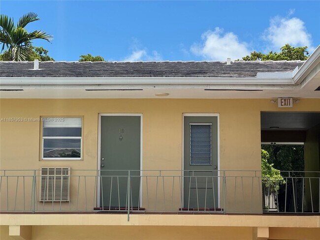 Primary Photo - 115 Calabria Ave