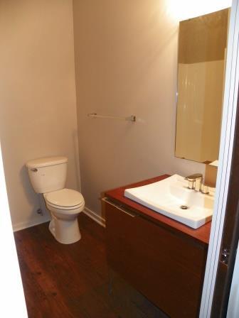 Building Photo - 101 Riverside Dr