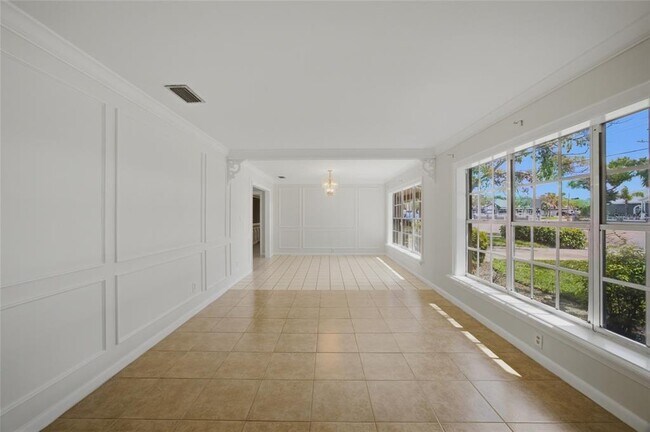 Building Photo - 808 N Mac Dill Ave