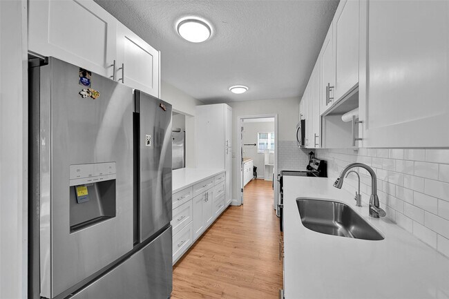 Building Photo - 5708 NW 24th St