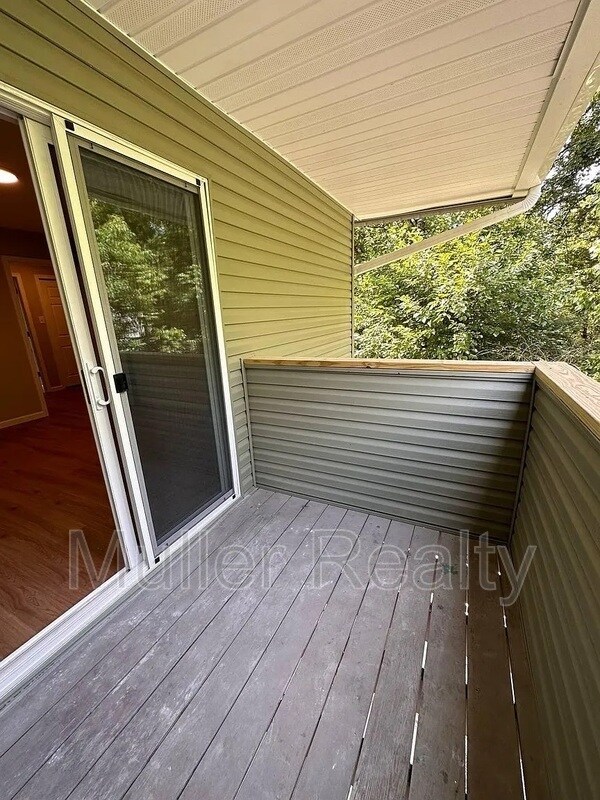 Building Photo - 3636 Old Valley View Dr
